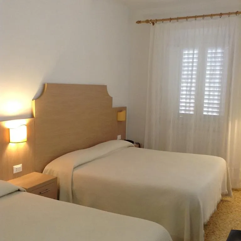 Albergo Giugni Prato  Hotel
